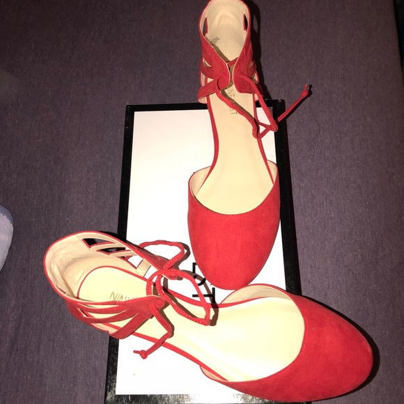 Red Nine West tie flats - Picture 2 of 2